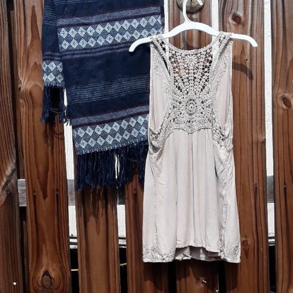 Earthbound Tan Embroidered Crochet Tank Top Size M - Picture 2 of 7